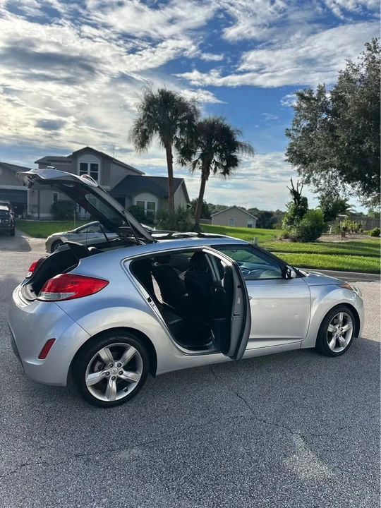 2014 Hyundai Veloster - Image 6 of 10