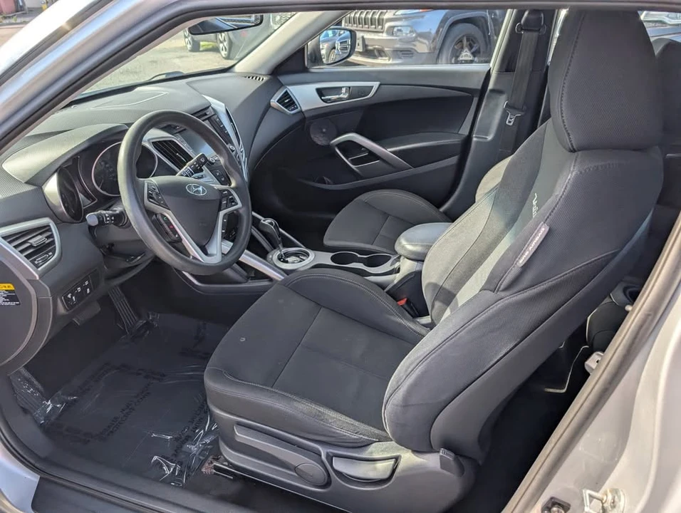 2014 Hyundai Veloster - Image 8 of 11