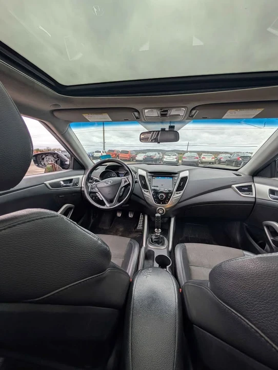 2014 Hyundai Veloster - Image 10 of 13