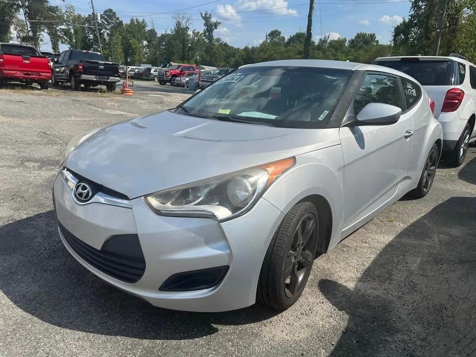 2014 Hyundai Veloster - Image 2 of 2