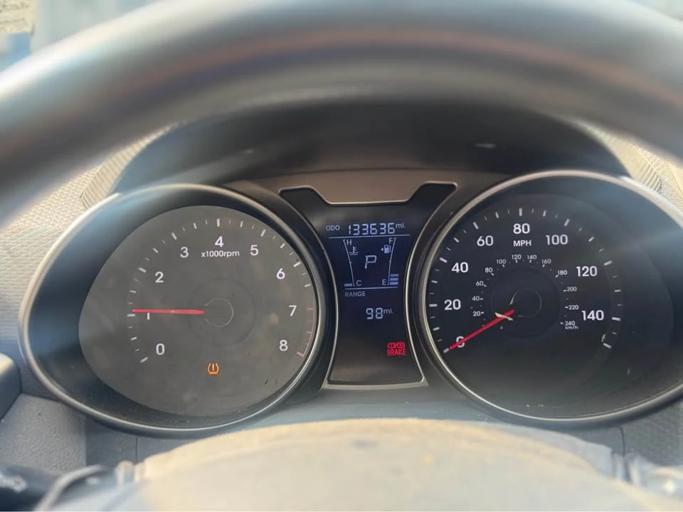 2014 Hyundai Veloster - Image 2 of 5