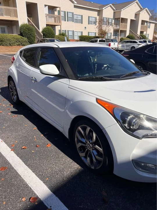 2014 Hyundai Veloster - Image 2 of 13