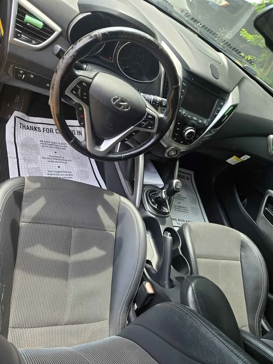 2014 Hyundai Veloster - Image 10 of 14