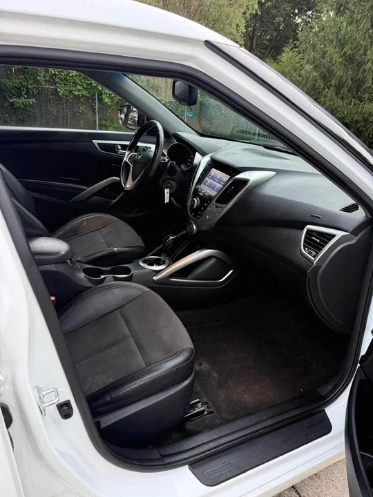 2014 Hyundai Veloster - Image 6 of 8