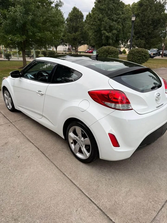 2014 Hyundai Veloster - Image 2 of 8
