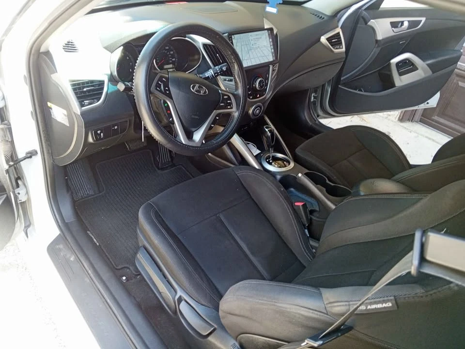 2014 Hyundai Veloster - Image 14 of 19