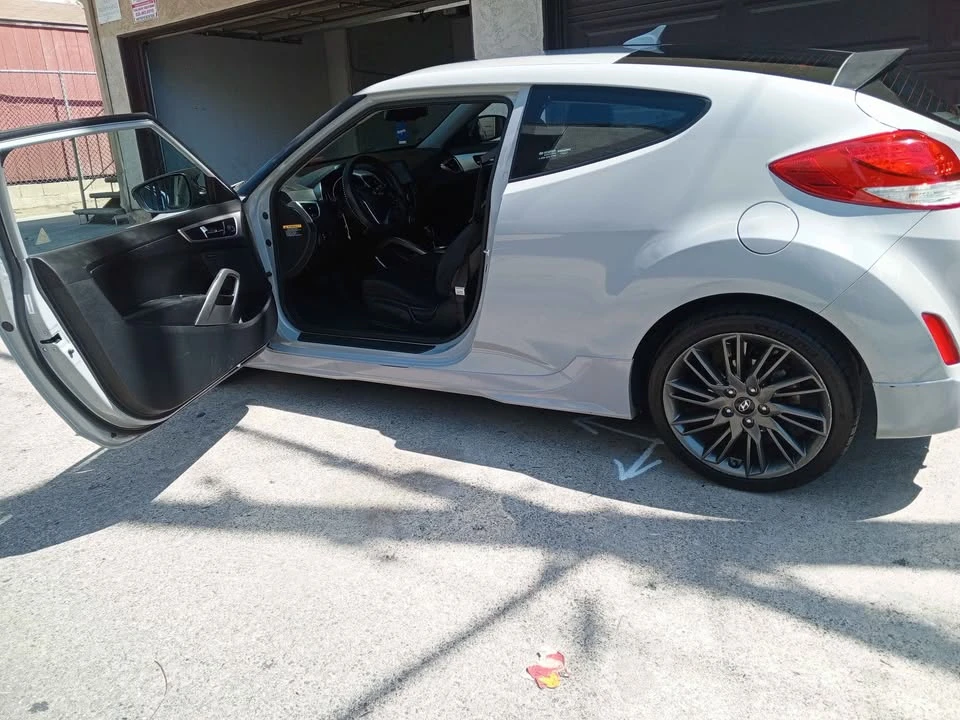 2014 Hyundai Veloster - Image 9 of 19