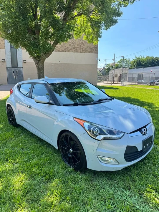 2014 Hyundai Veloster - Image 2 of 13
