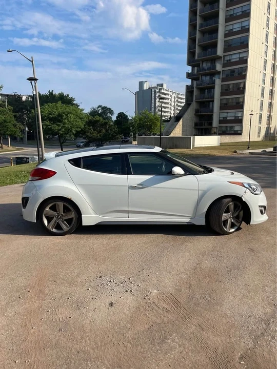 2014 Hyundai Veloster - Image 4 of 5