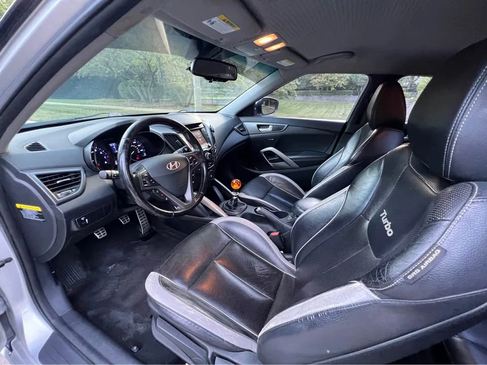 2014 Hyundai Veloster - Image 10 of 19