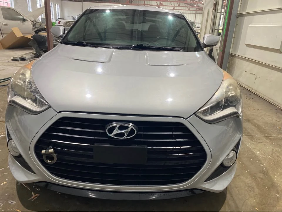 2014 Hyundai Veloster - Image 2 of 15