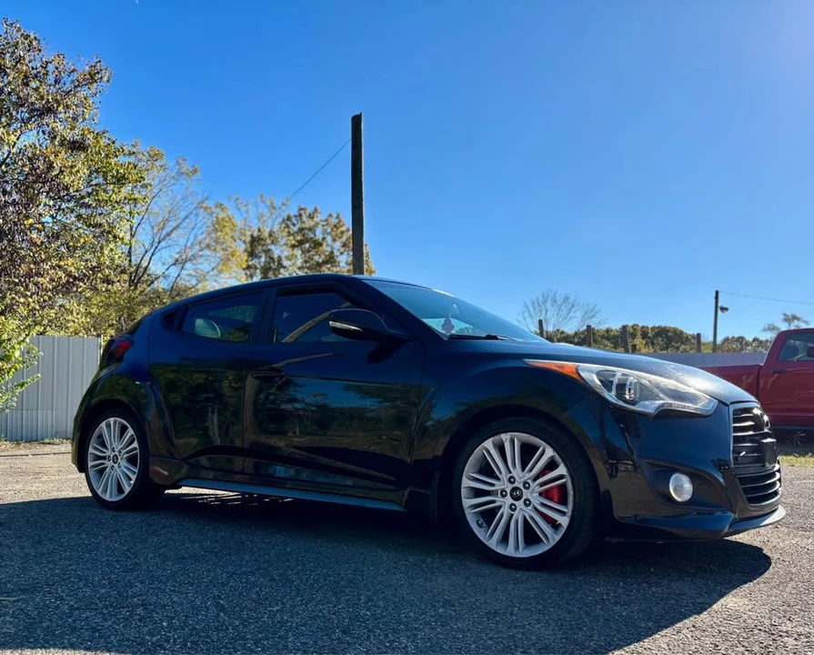 2014 Hyundai Veloster - Image 2 of 11