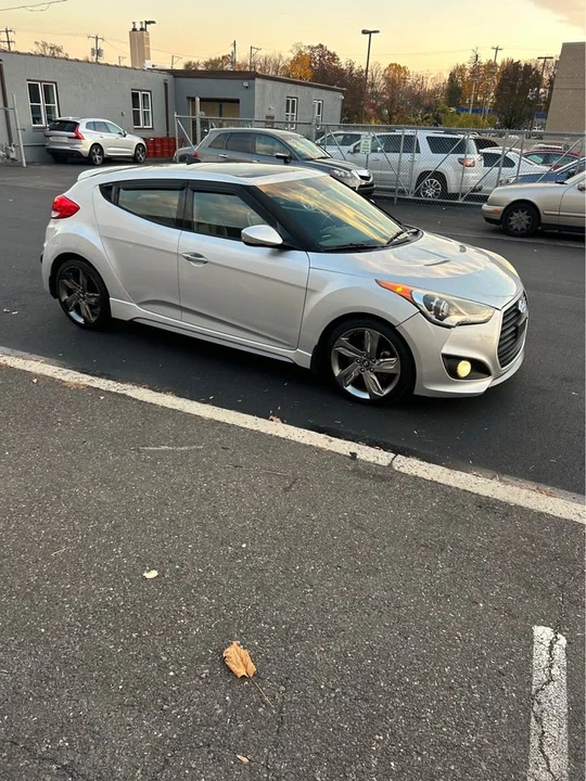 2014 Hyundai Veloster - Image 2 of 12