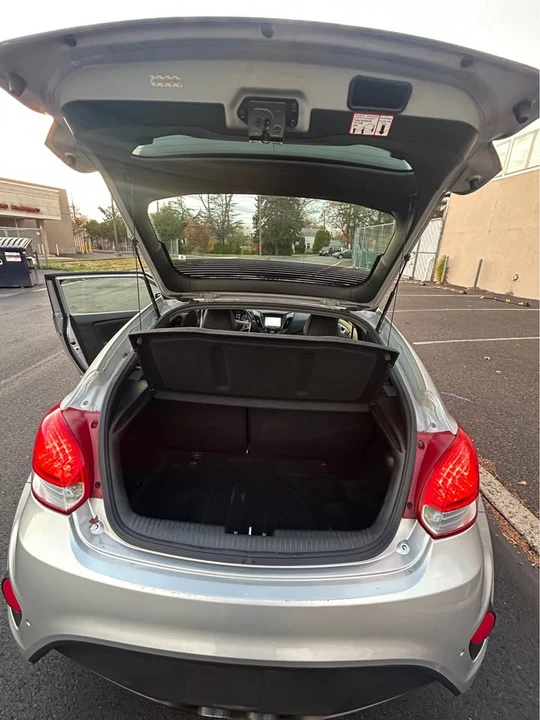 2014 Hyundai Veloster - Image 11 of 12