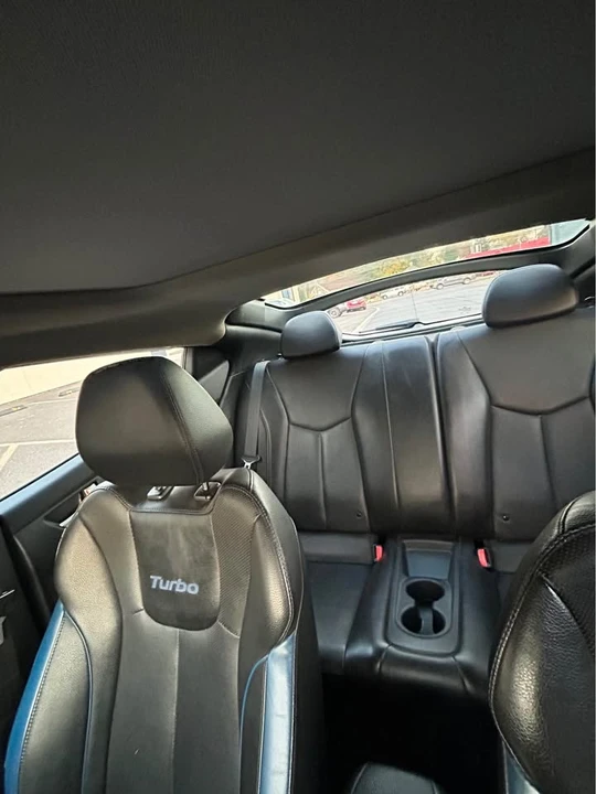 2014 Hyundai Veloster - Image 10 of 12