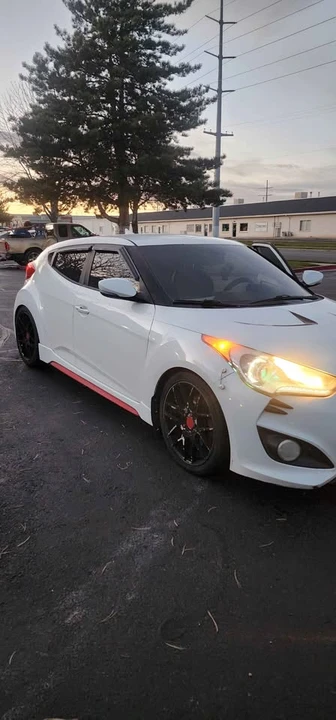 2014 Hyundai Veloster - Image 8 of 9