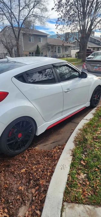 2014 Hyundai Veloster - Image 2 of 9