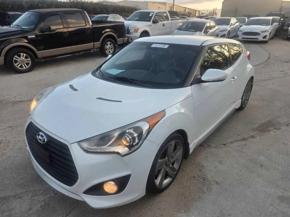 2014 Hyundai Veloster - Image 2 of 20