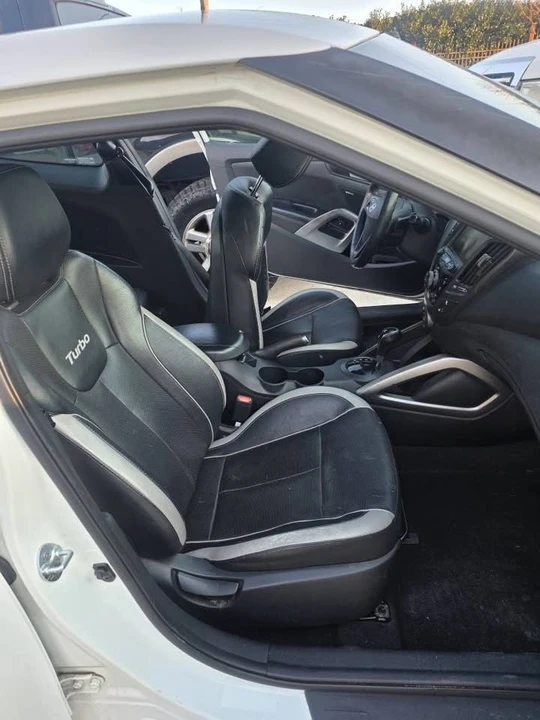 2014 Hyundai Veloster - Image 14 of 20