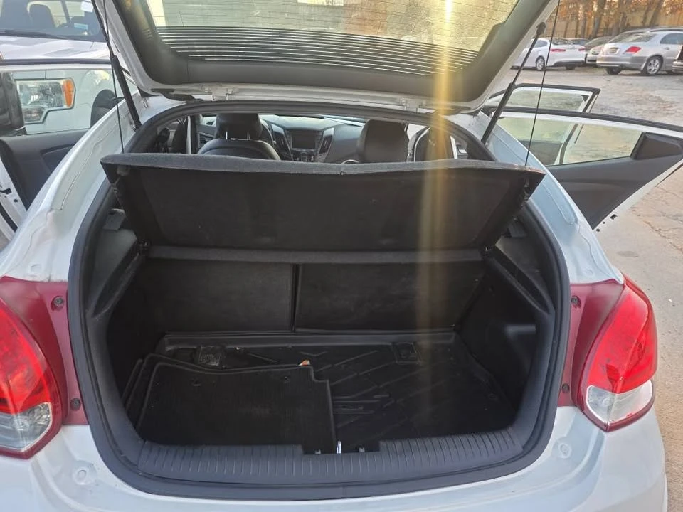 2014 Hyundai Veloster - Image 18 of 20