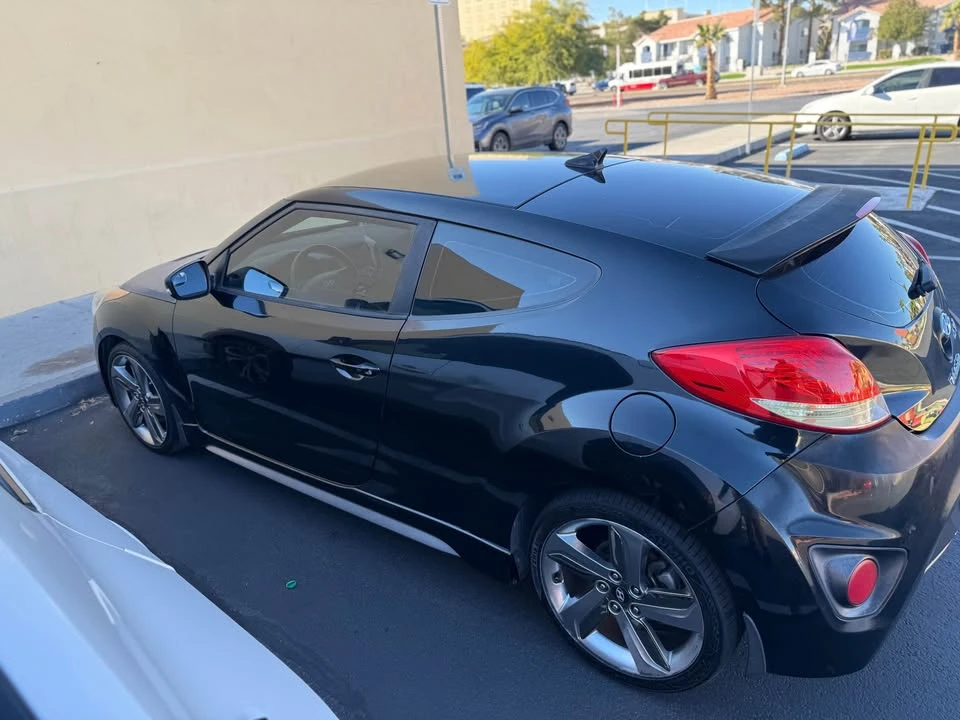 2014 Hyundai Veloster - Image 2 of 17