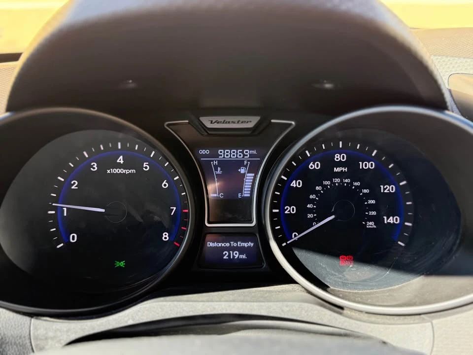 2014 Hyundai Veloster - Image 12 of 17