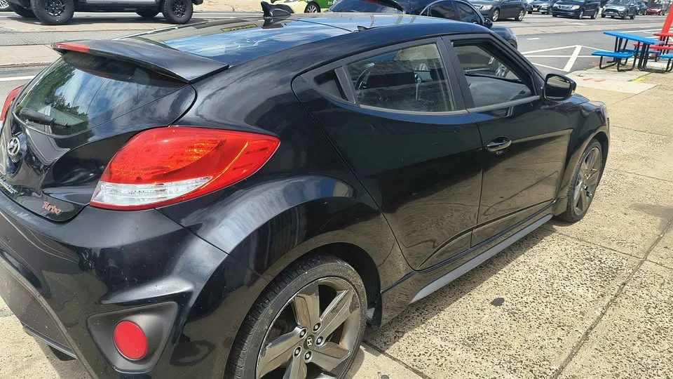 2014 Hyundai Veloster - Image 10 of 19