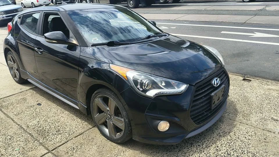 2014 Hyundai Veloster - Image 2 of 19