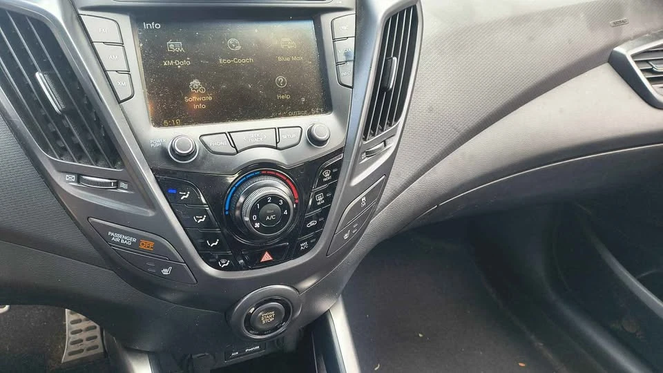2014 Hyundai Veloster - Image 4 of 19