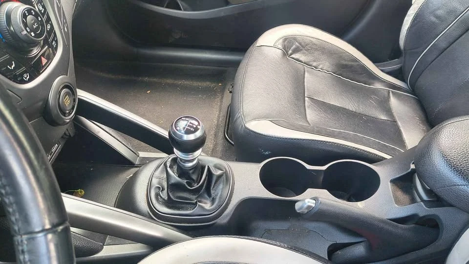 2014 Hyundai Veloster - Image 15 of 19