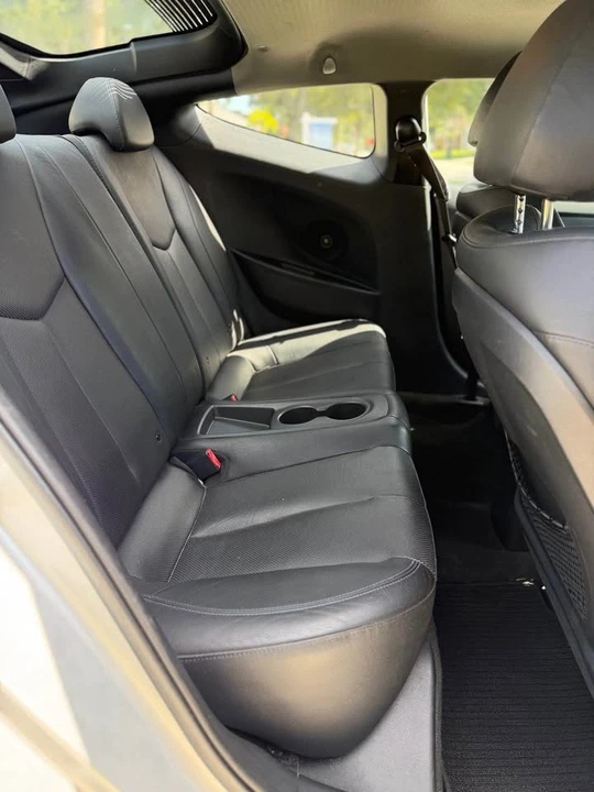 2014 Hyundai Veloster - Image 7 of 9