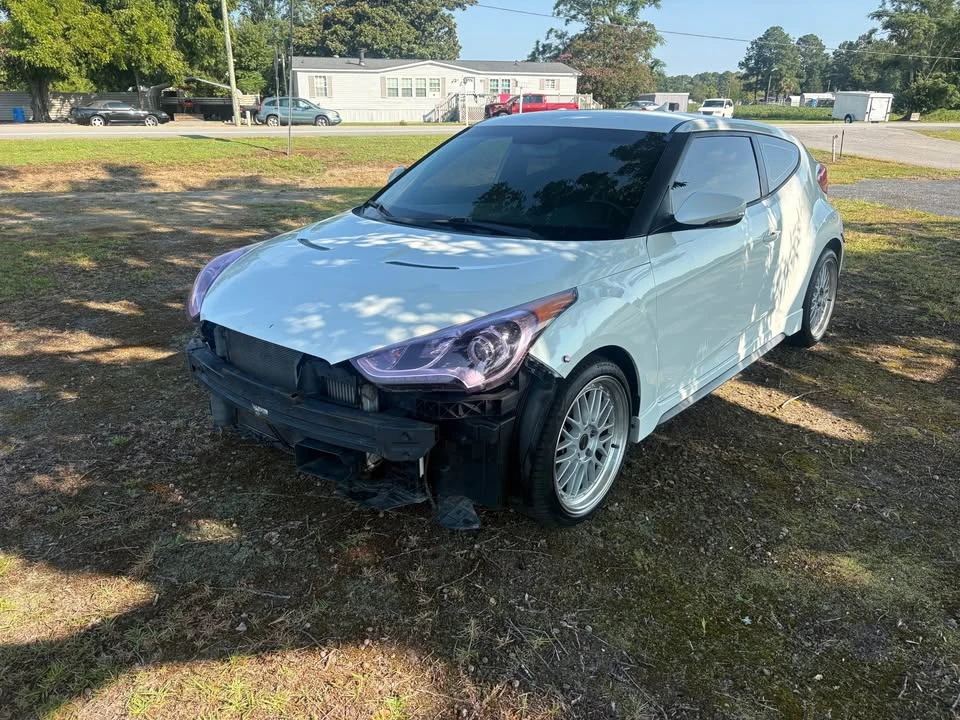 2014 Hyundai Veloster - Image 2 of 12