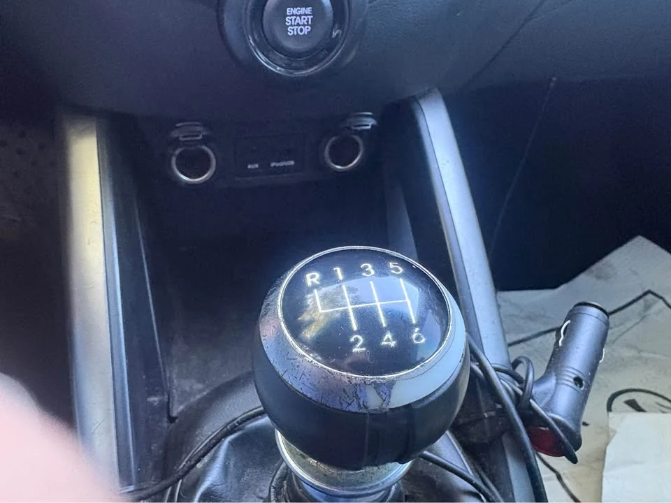2014 Hyundai Veloster - Image 10 of 12
