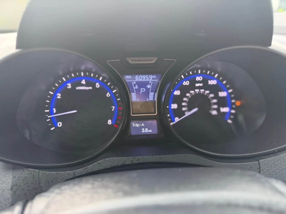 2014 Hyundai Veloster - Image 10 of 17