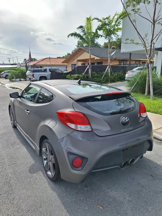 2014 Hyundai Veloster - Image 2 of 10