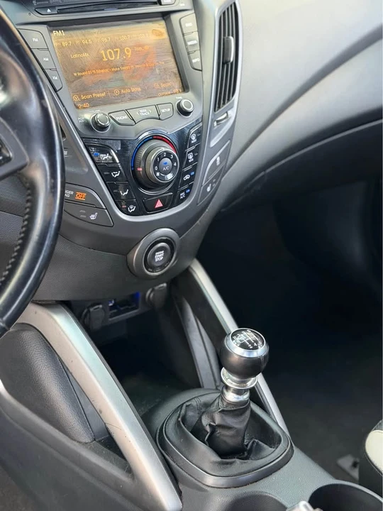 2014 Hyundai Veloster - Image 12 of 19