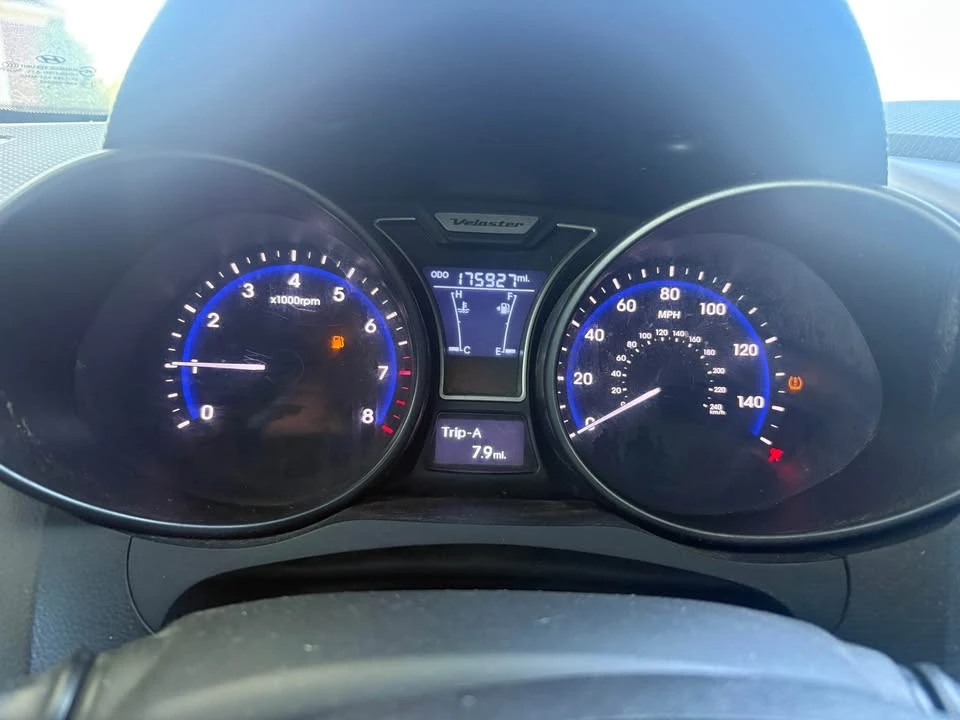 2014 Hyundai Veloster - Image 8 of 12