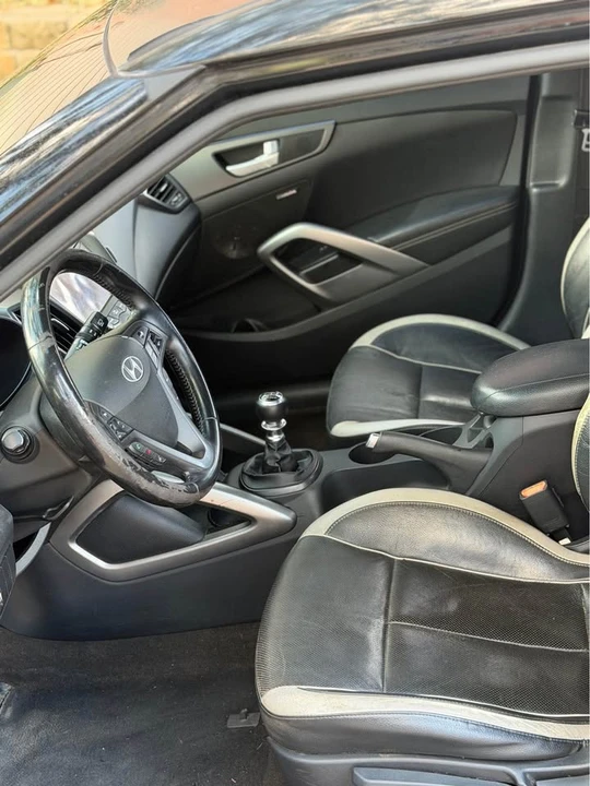2014 Hyundai Veloster - Image 15 of 19