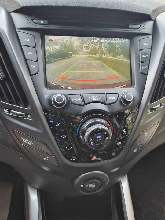 2014 Hyundai Veloster - Image 11 of 18