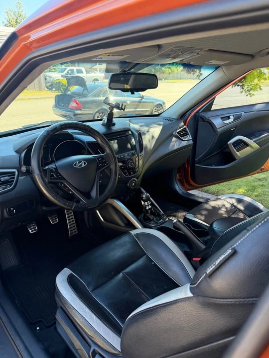 2014 Hyundai Veloster - Image 6 of 9
