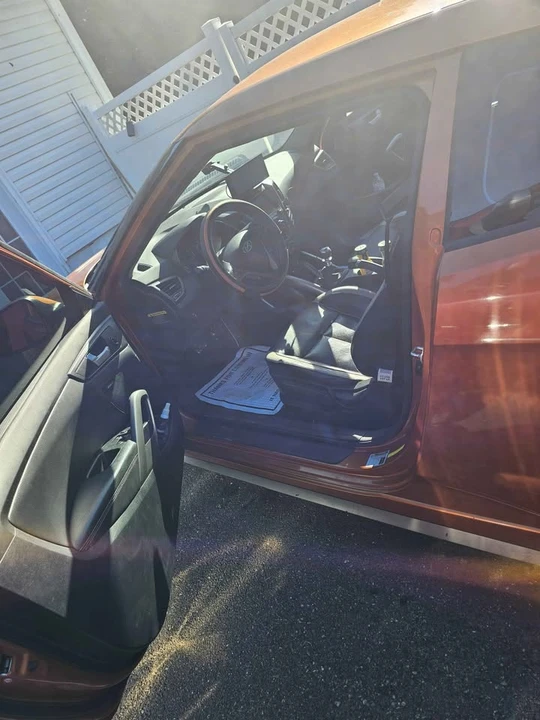 2014 Hyundai Veloster - Image 2 of 12