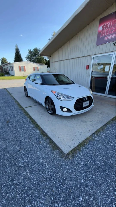 2014 Hyundai Veloster - Image 2 of 12