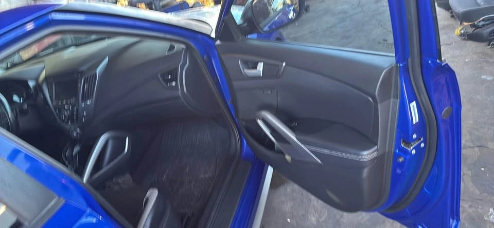 2014 Hyundai Veloster - Image 8 of 10