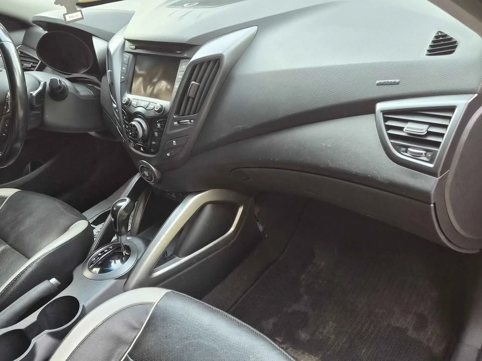 2014 Hyundai Veloster - Image 14 of 18