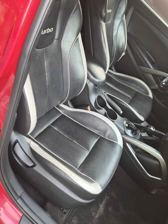 2014 Hyundai Veloster - Image 15 of 18