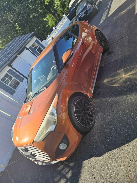 2014 Hyundai Veloster - Image 10 of 12
