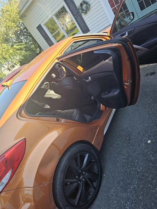 2014 Hyundai Veloster - Image 4 of 12