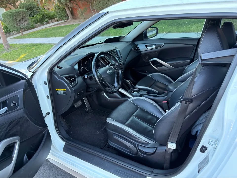 2014 Hyundai Veloster - Image 2 of 7
