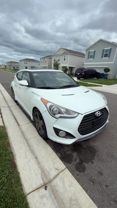 2014 Hyundai Veloster - Image 2 of 9