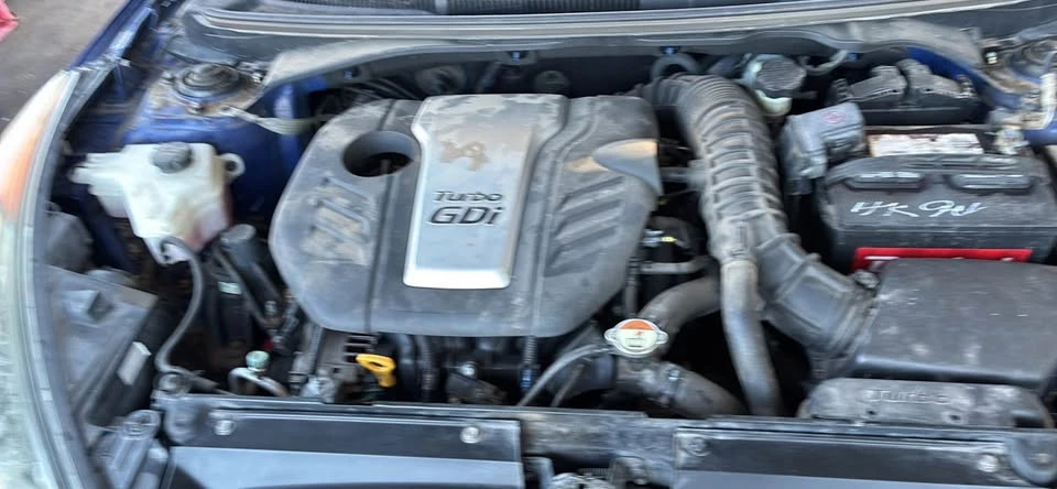 2014 Hyundai Veloster - Image 2 of 10